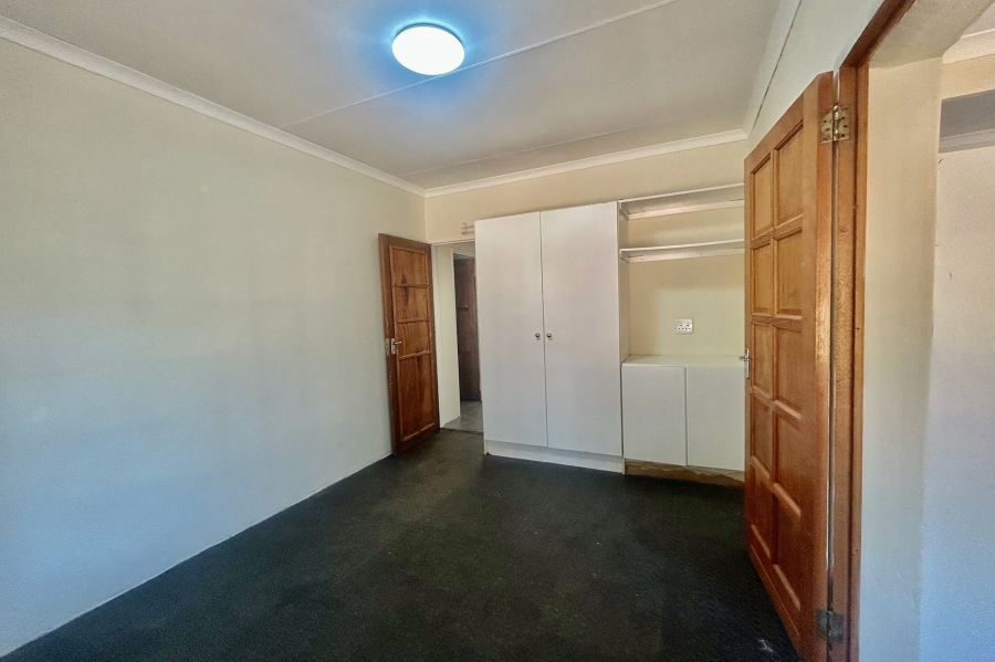 5 Bedroom Property for Sale in Ifafi North West